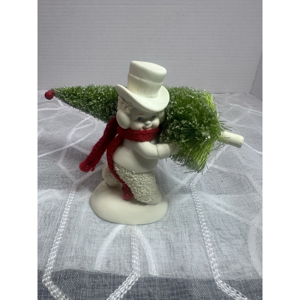 Snowbabies Dept 56 - 2013 "Toting The Tree" NIB